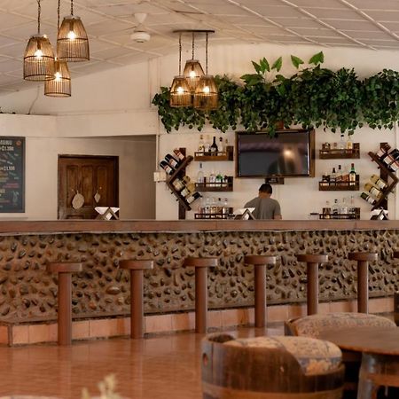 Hotel La Isla Парита Екстериор снимка