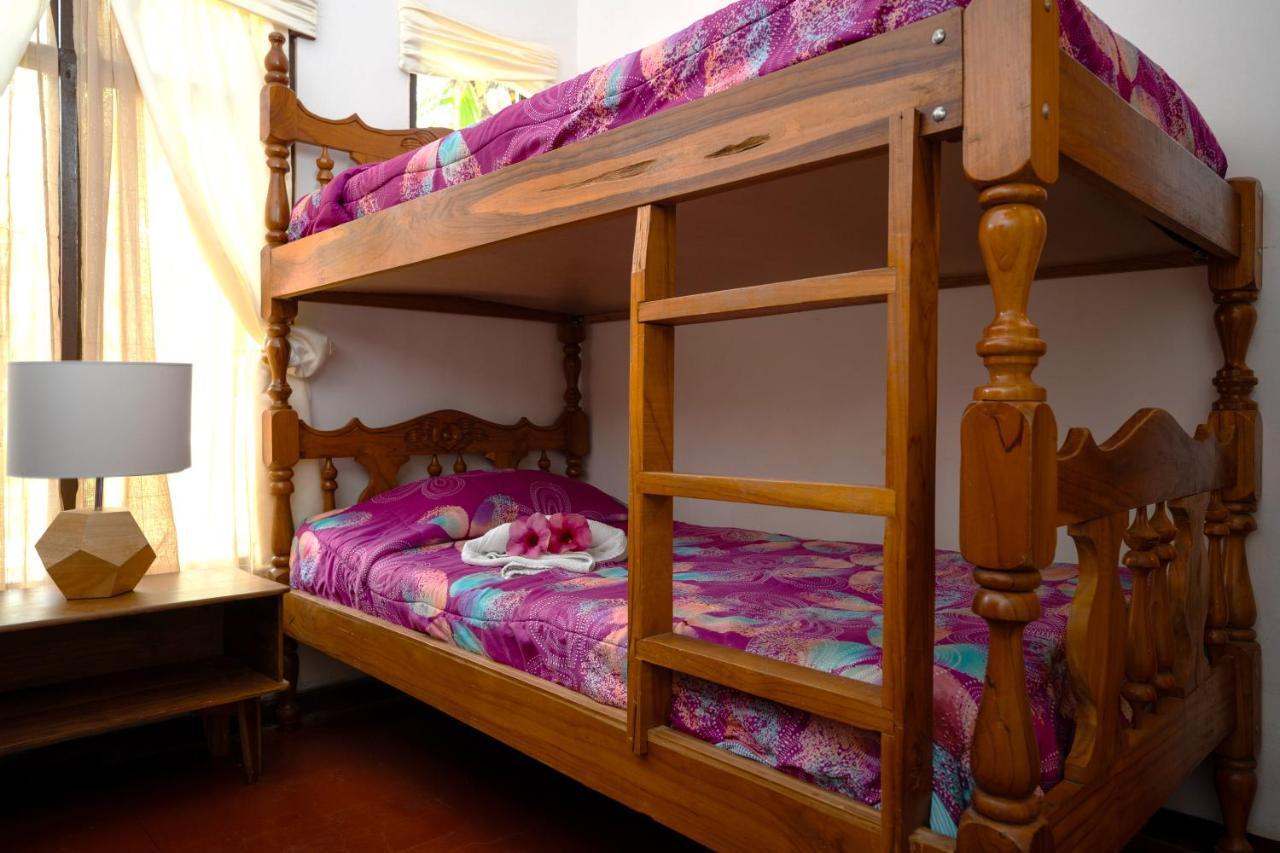 Hotel La Isla Парита Екстериор снимка