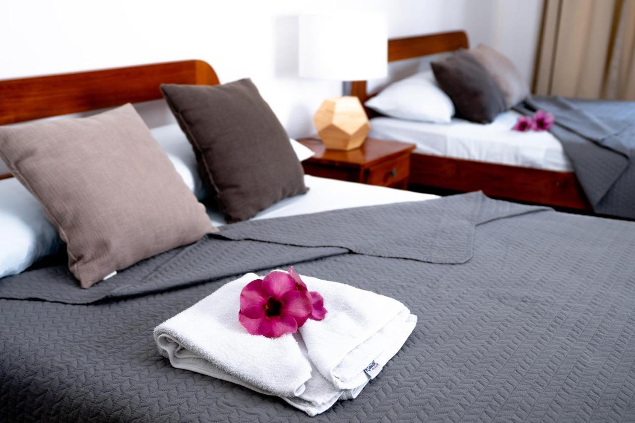 Hotel La Isla Парита Екстериор снимка