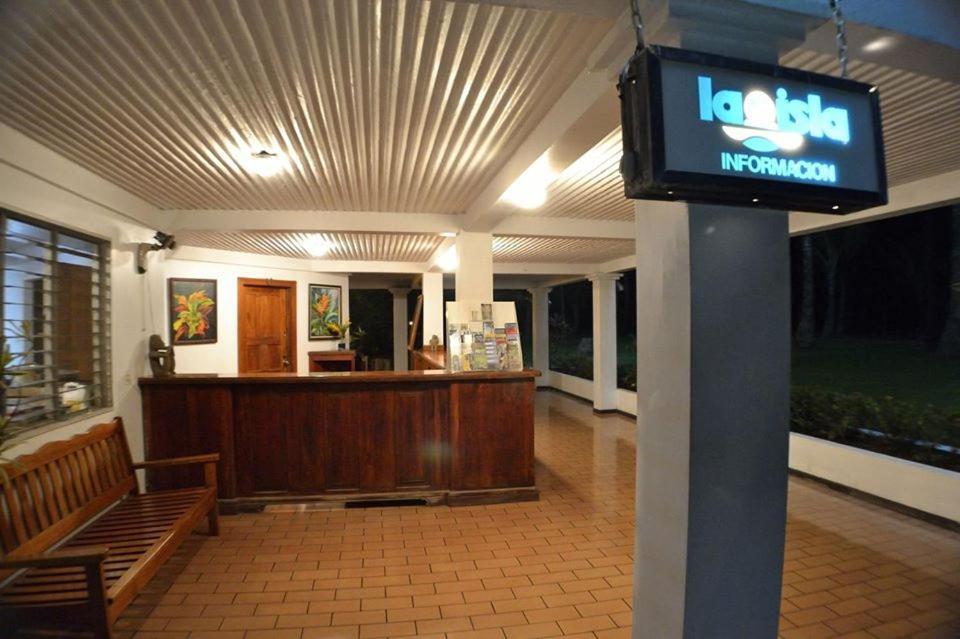Hotel La Isla Парита Екстериор снимка